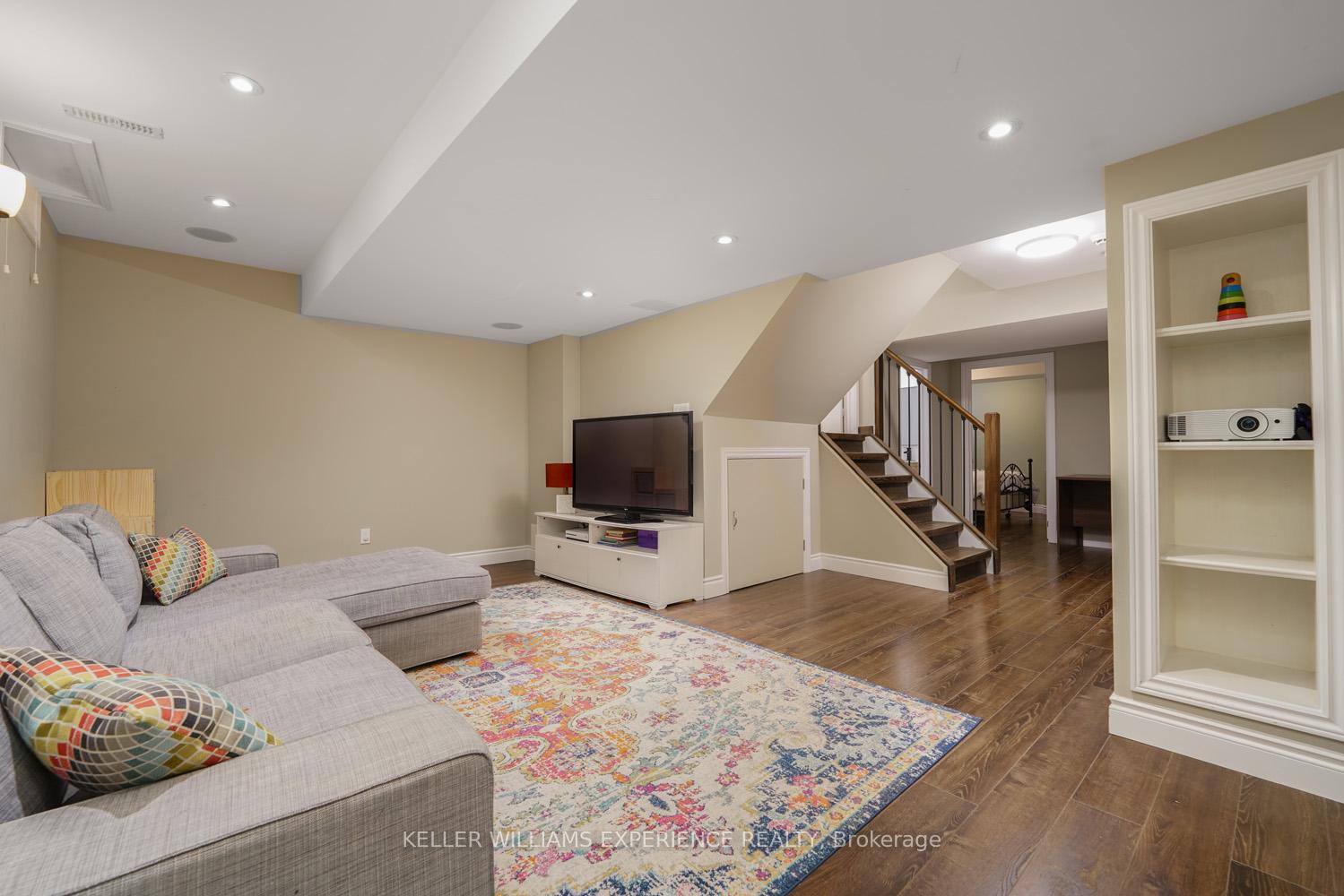 Photo 33 of 13 Counsellor Terrace, Barrie, Innis-Shore — HOMEH