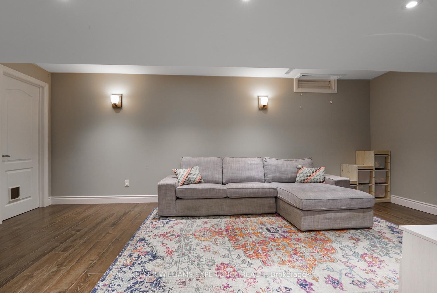 Photo 35 of 13 Counsellor Terrace, Barrie, Innis-Shore — HOMEH
