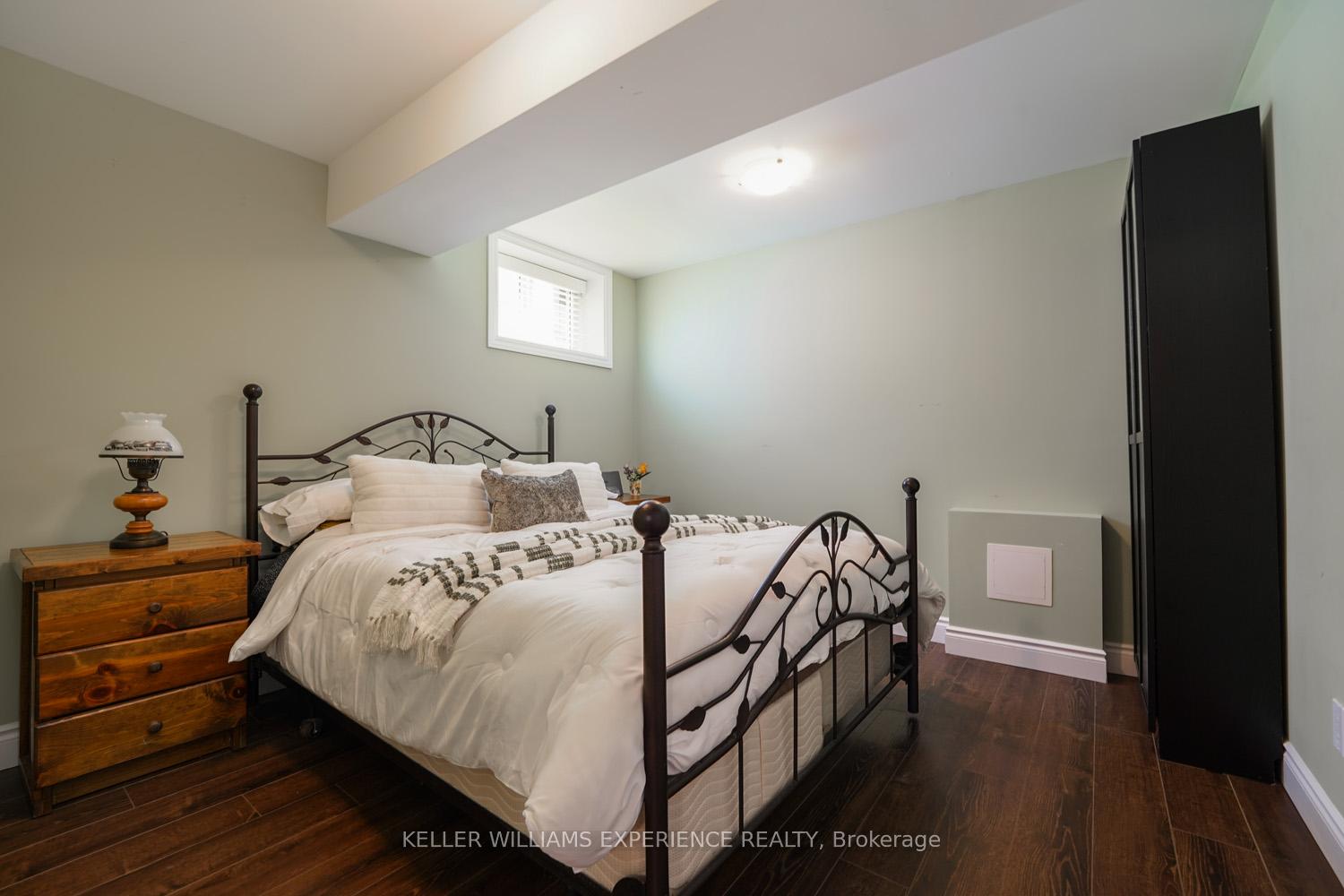 Photo 38 of 13 Counsellor Terrace, Barrie, Innis-Shore — HOMEH
