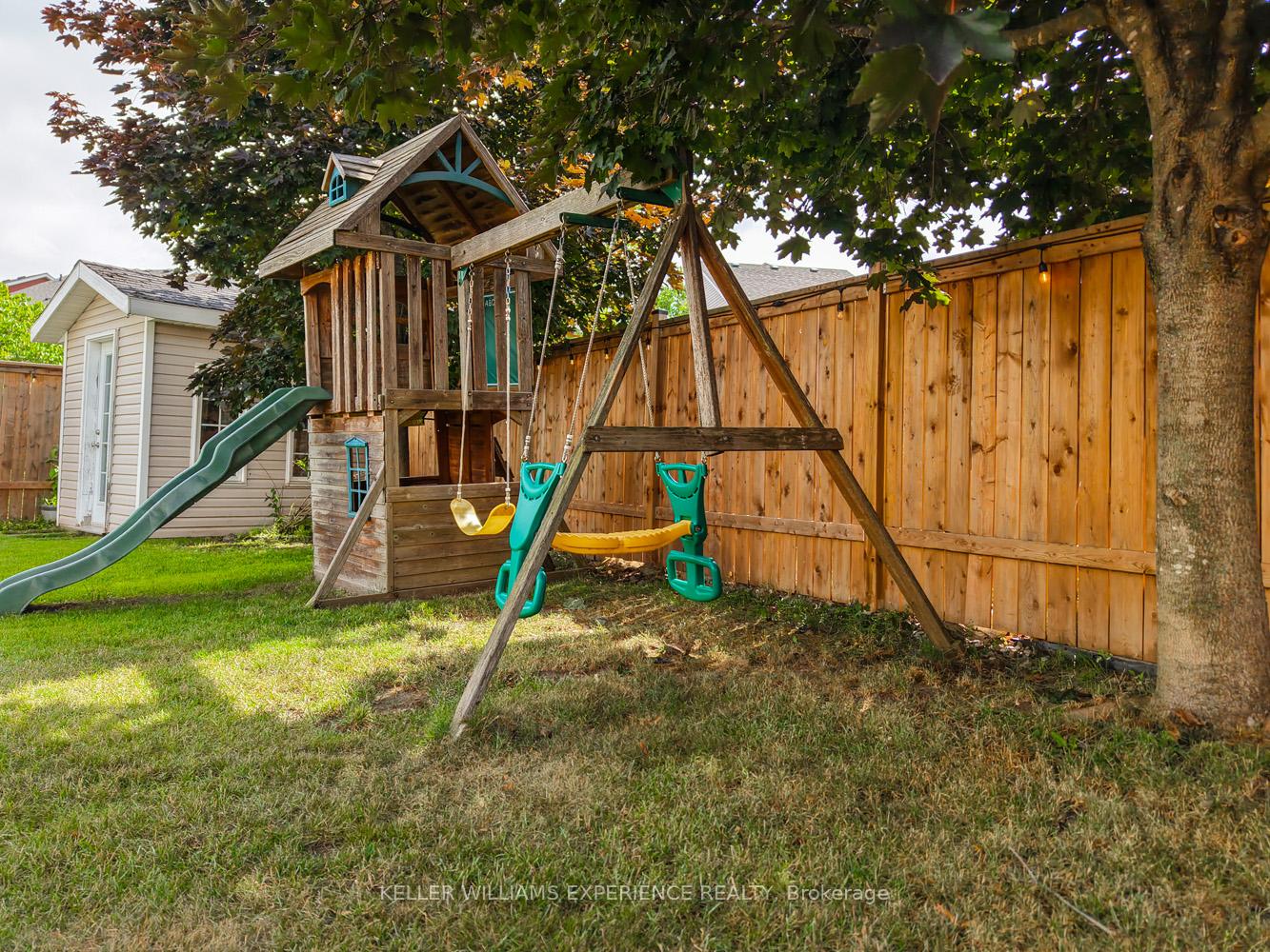 Photo 44 of 13 Counsellor Terrace, Barrie, Innis-Shore — HOMEH