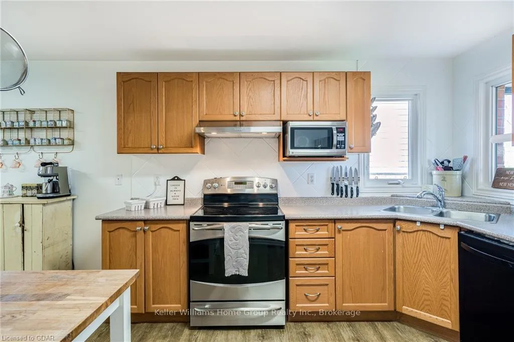 Photo 12 of 38 Grassyplain Drive, Hamilton, Villages of Glancaster — HOMEH