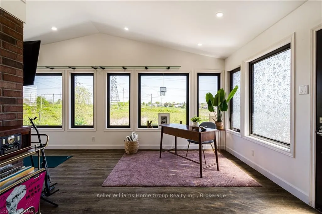 Photo 23 of 38 Grassyplain Drive, Hamilton, Villages of Glancaster — HOMEH
