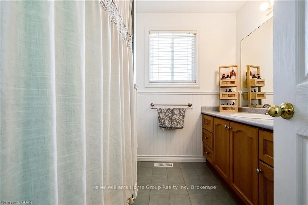 Photo 28 of 38 Grassyplain Drive, Hamilton, Villages of Glancaster — HOMEH