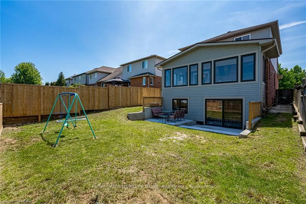 Photo 49 of 38 Grassyplain Drive, Hamilton, Villages of Glancaster — HOMEH
