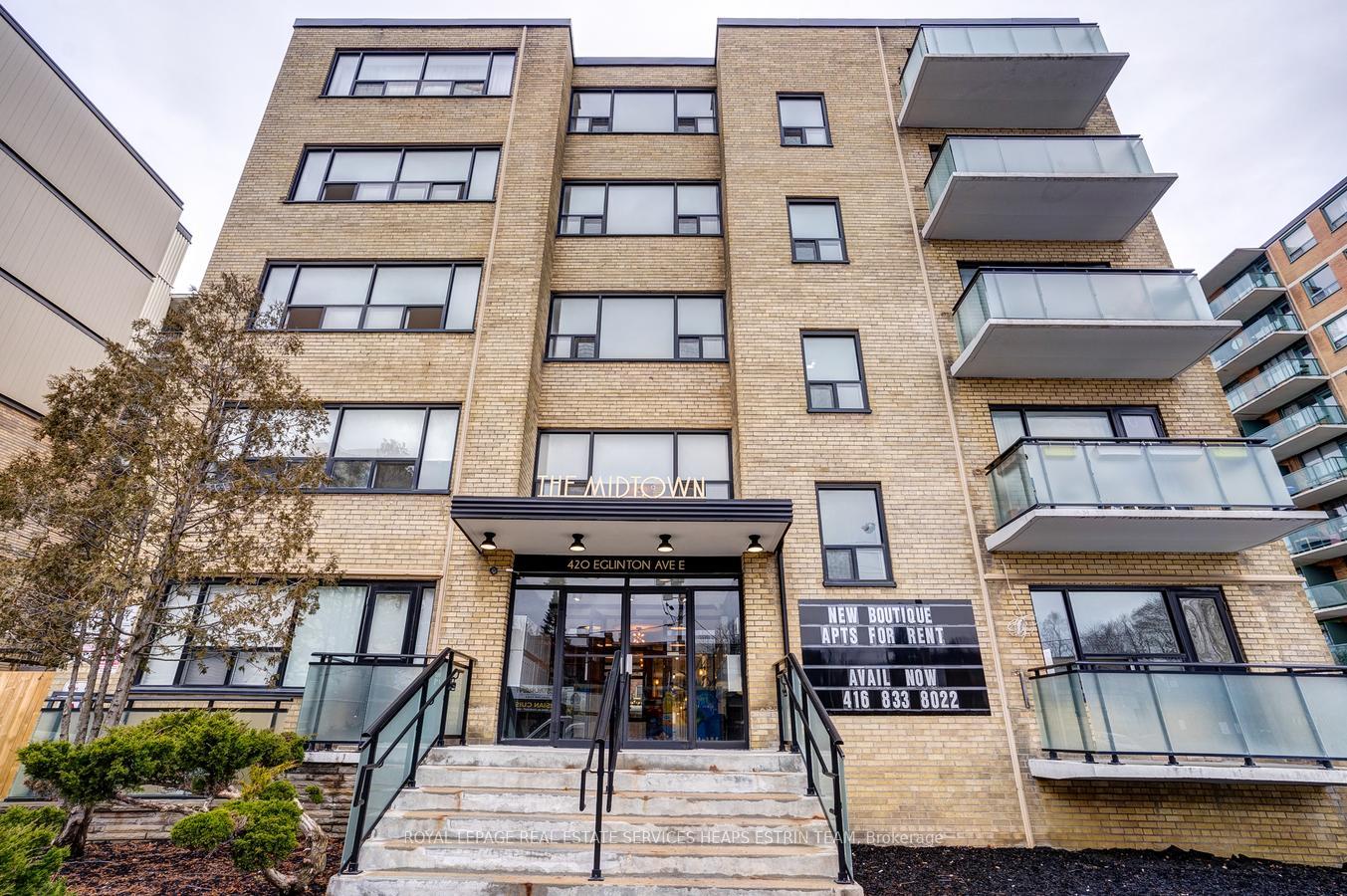 Front of Unit 301, 420 Eglinton Avenue E