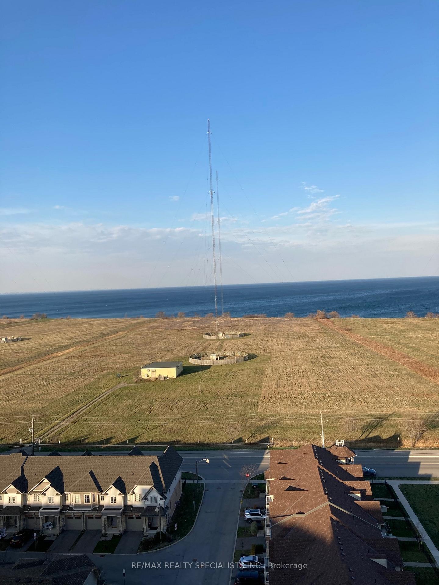 Photo 10 of Unit 1205, 550 North Service Road, Grimsby, Grimsby Beach — HOMEH