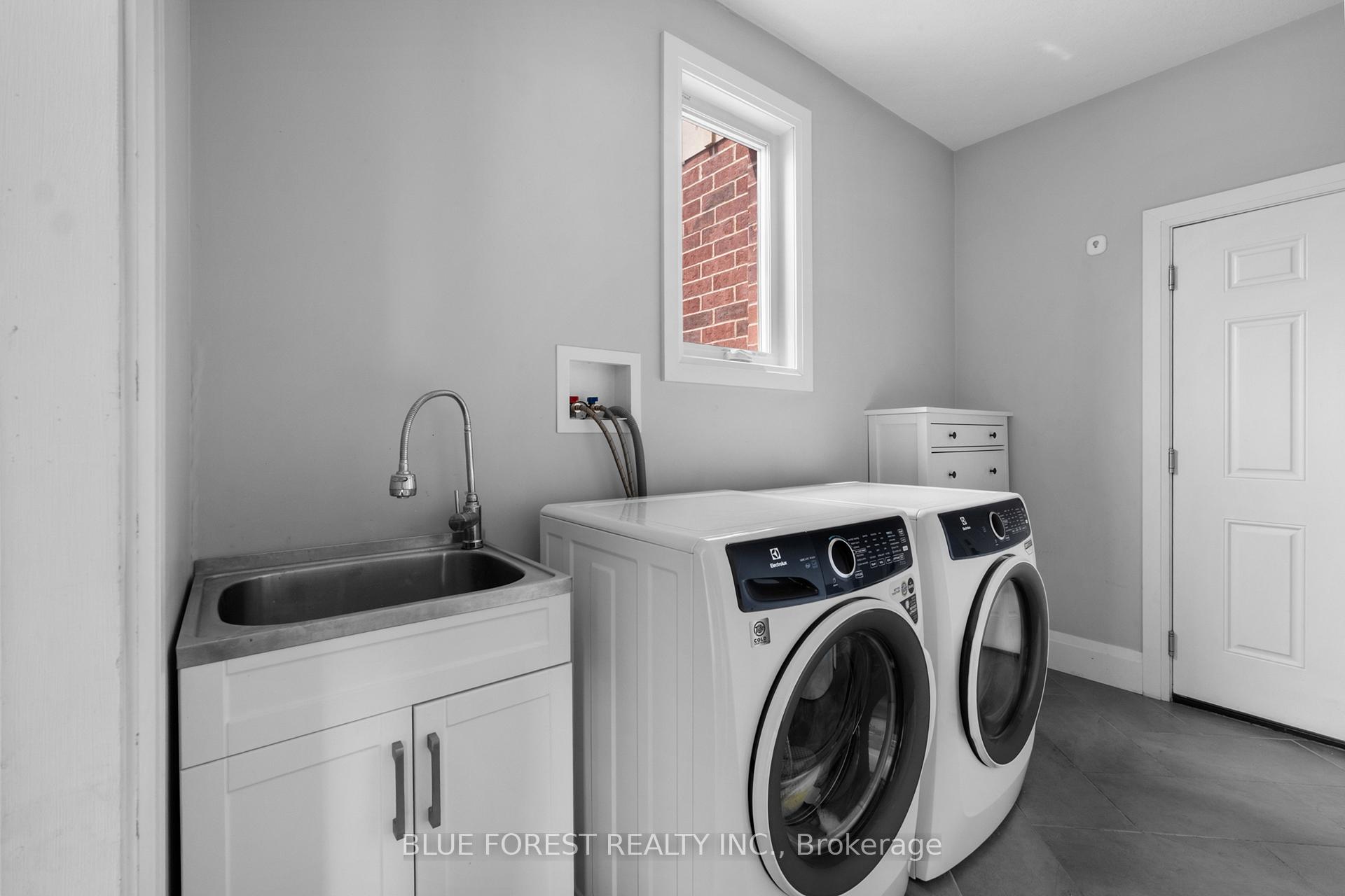 Photo 13 of 155 Wintermute Court, Central Elgin, Belmont — HOMEH