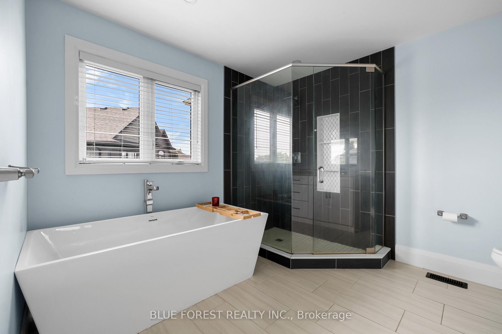 Photo 24 of 155 Wintermute Court, Central Elgin, Belmont — HOMEH