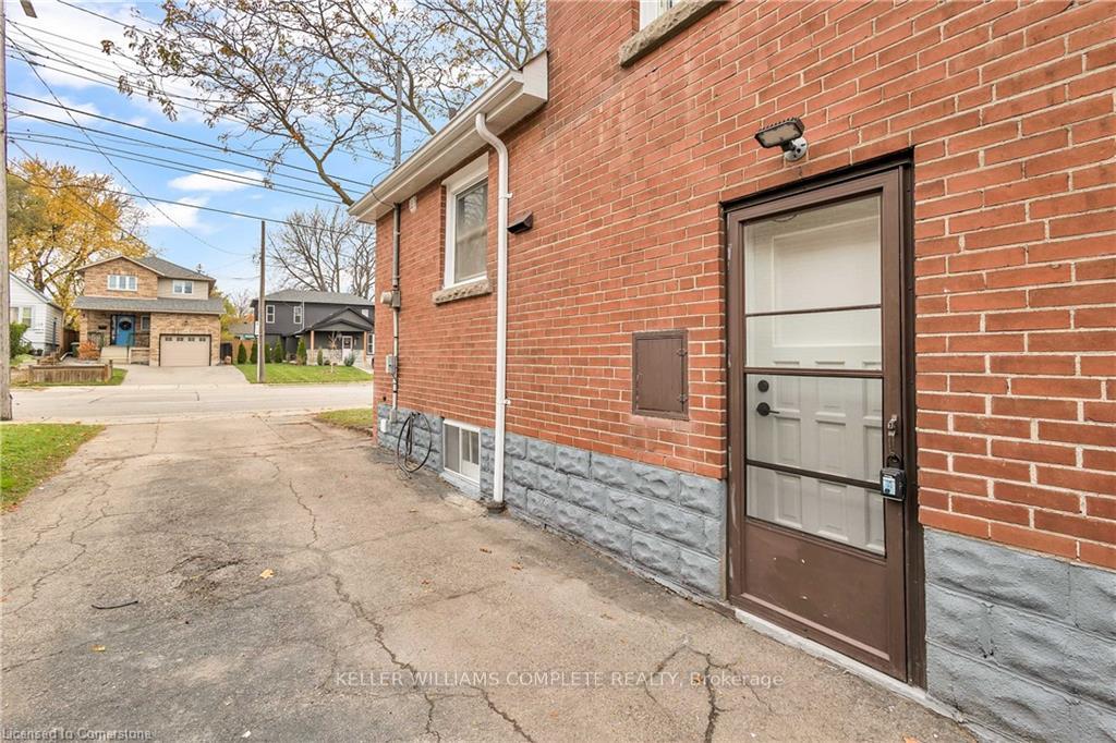 Photo 3 of 555 Upper Sherman Avenue, Hamilton, Raleigh — HOMEH