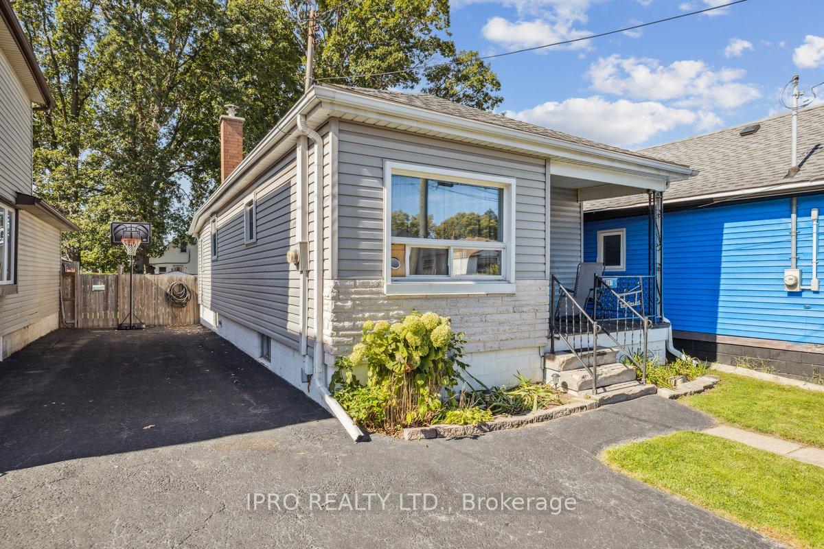Photo 2 of 587 Waterloo Street, Hamilton, Parkview — HOMEH