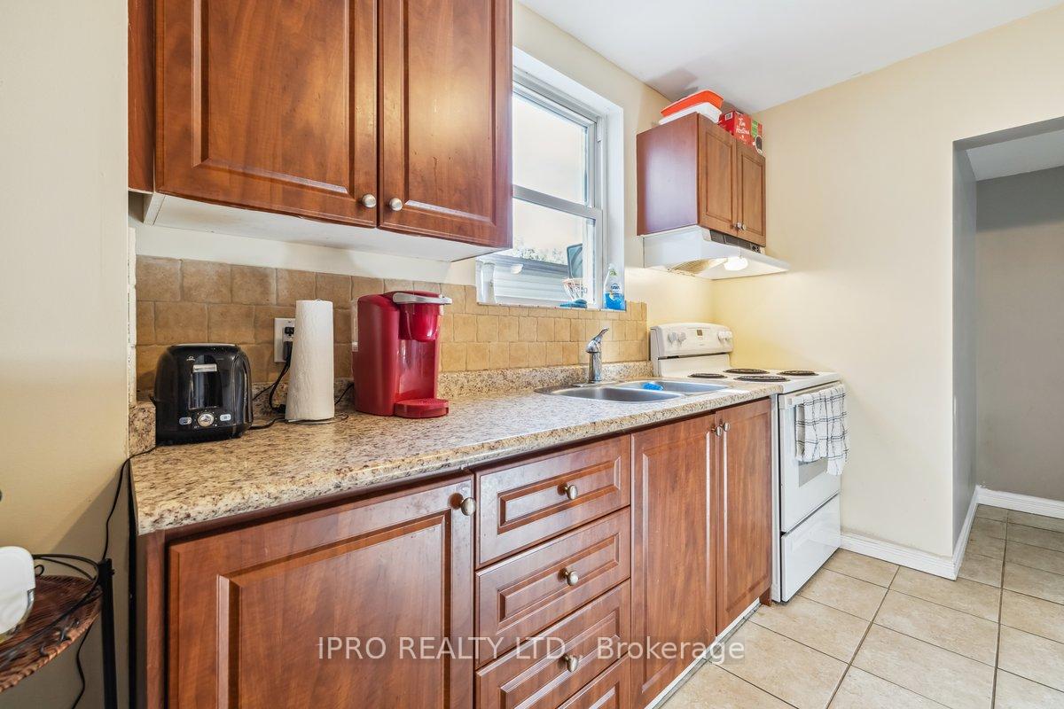 Photo 6 of 587 Waterloo Street, Hamilton, Parkview — HOMEH