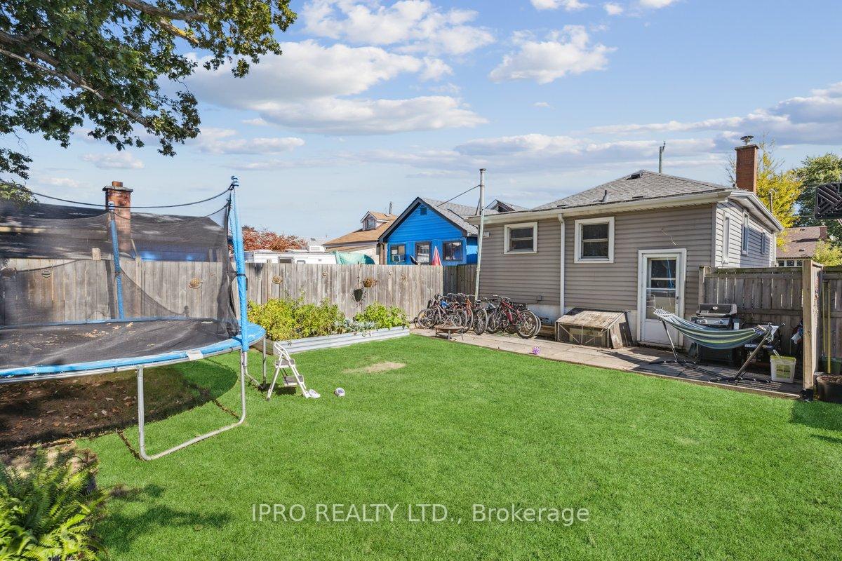 Photo 10 of 587 Waterloo Street, Hamilton, Parkview — HOMEH