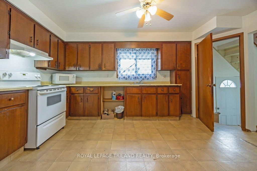 Photo 11 of 8 Hamilton Street, St. Thomas — HOMEH