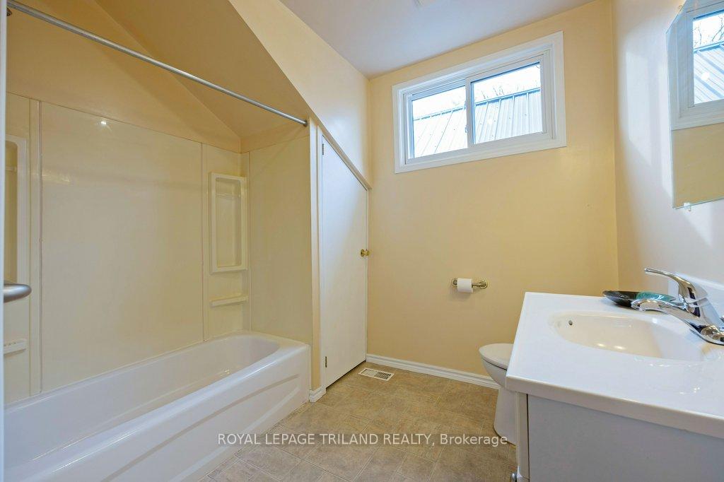 Photo 16 of 8 Hamilton Street, St. Thomas — HOMEH