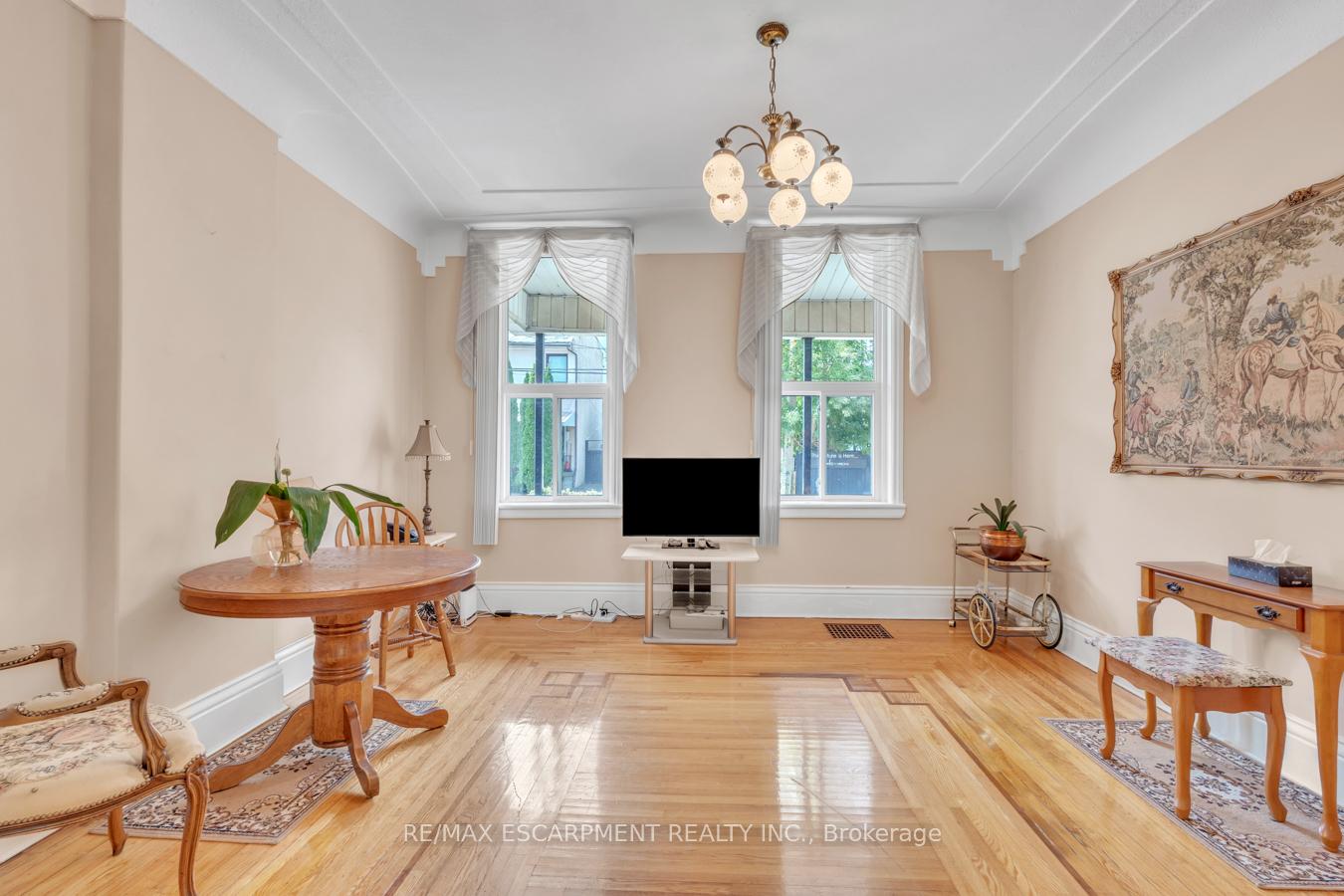 Photo 10 of 260 Bay Street N, Hamilton, Central — HOMEH