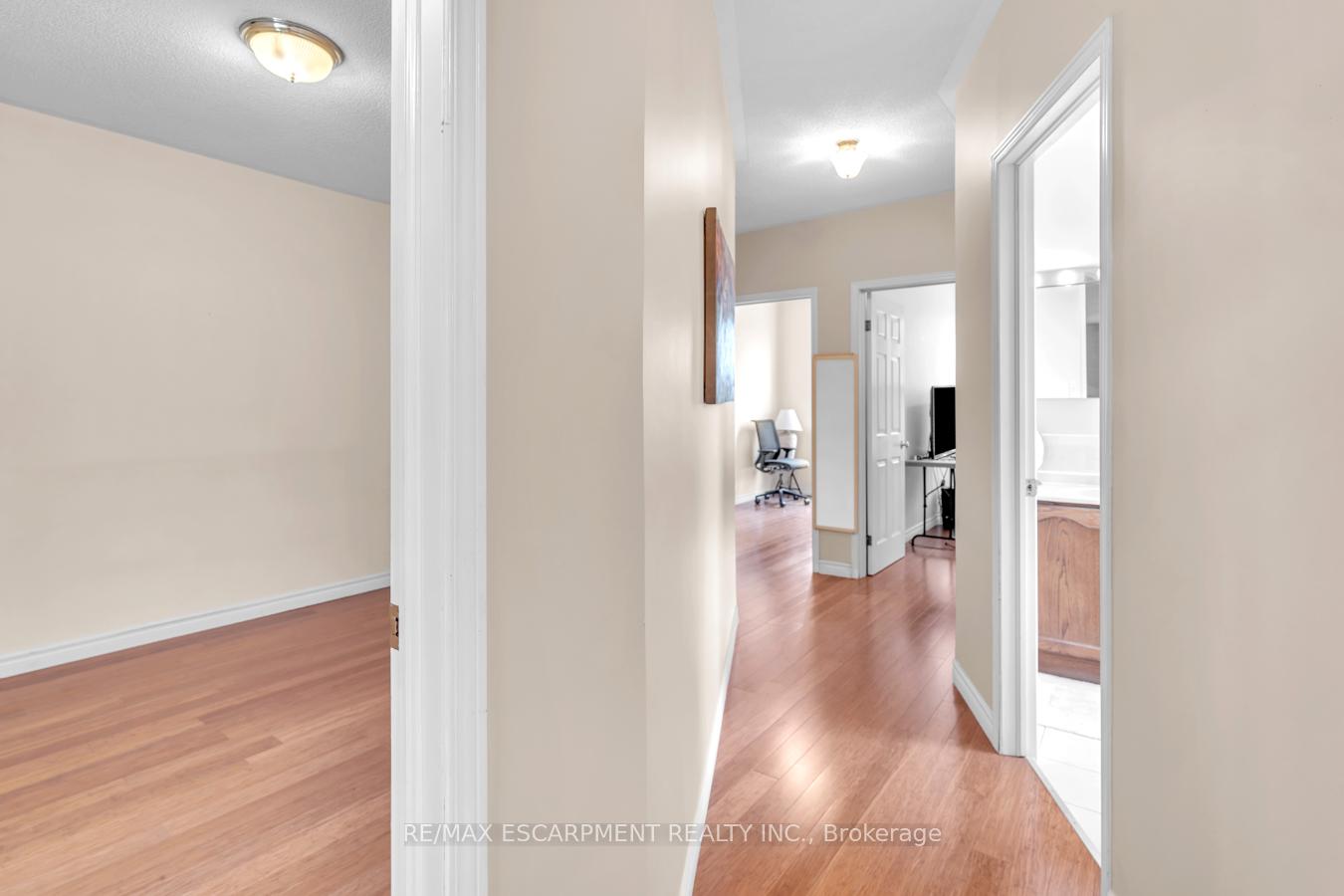 Photo 16 of 260 Bay Street N, Hamilton, Central — HOMEH