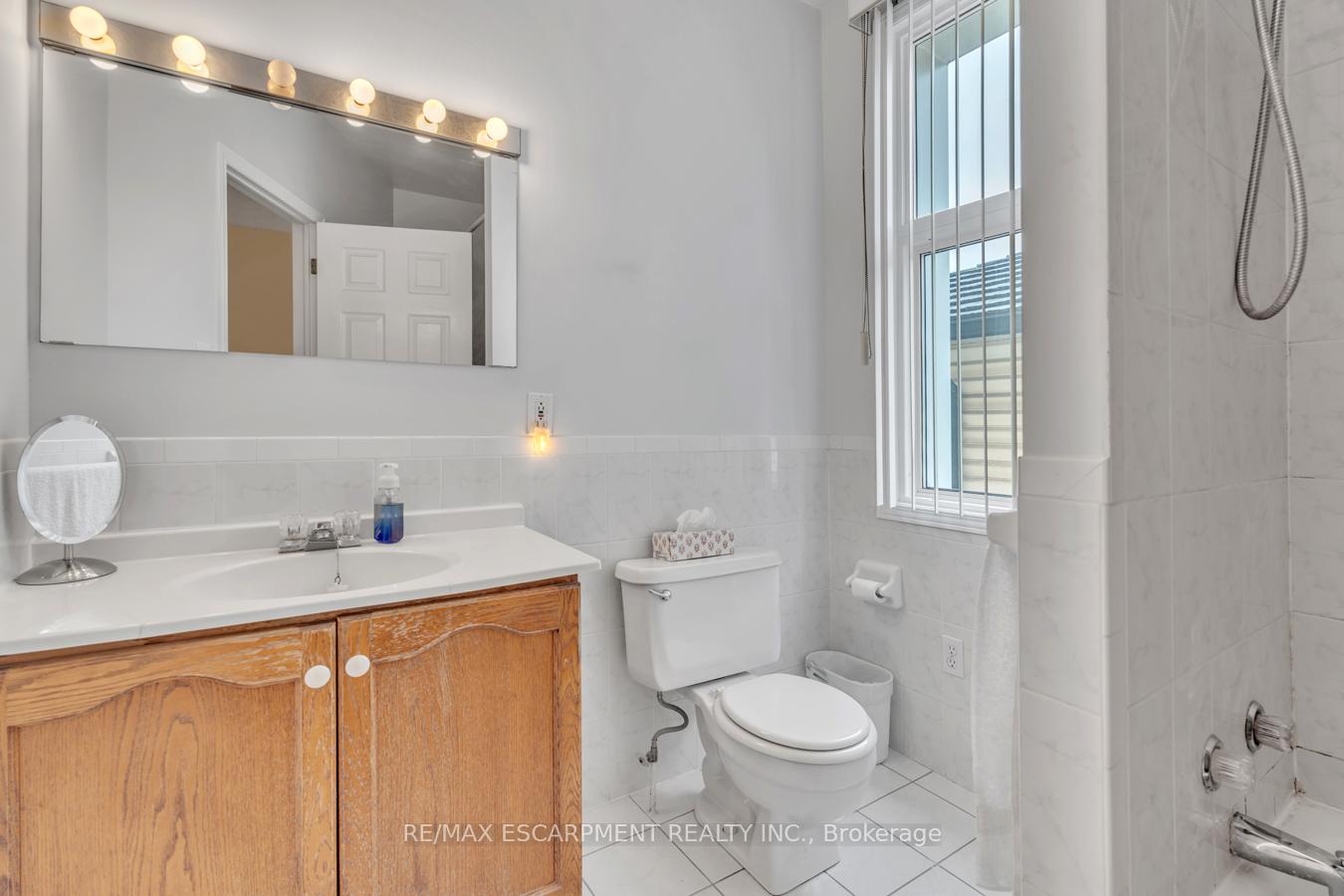 Photo 19 of 260 Bay Street N, Hamilton, Central — HOMEH