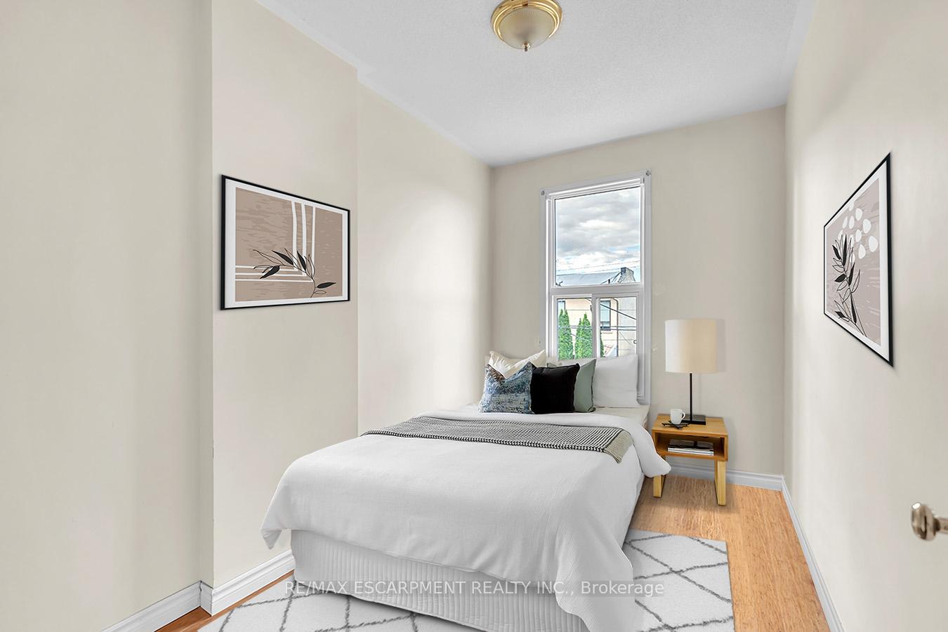 Photo 21 of 260 Bay Street N, Hamilton, Central — HOMEH