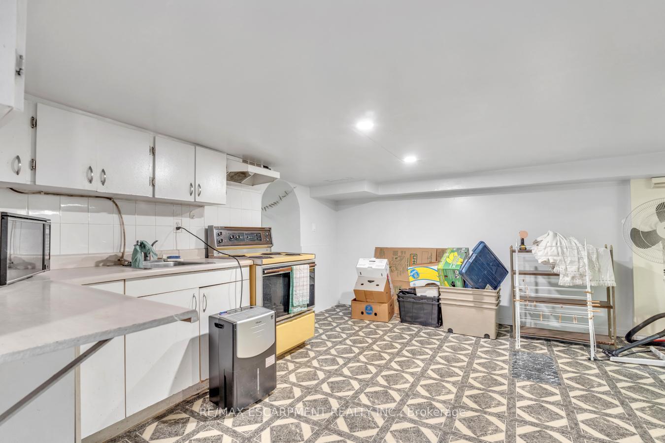 Photo 23 of 260 Bay Street N, Hamilton, Central — HOMEH