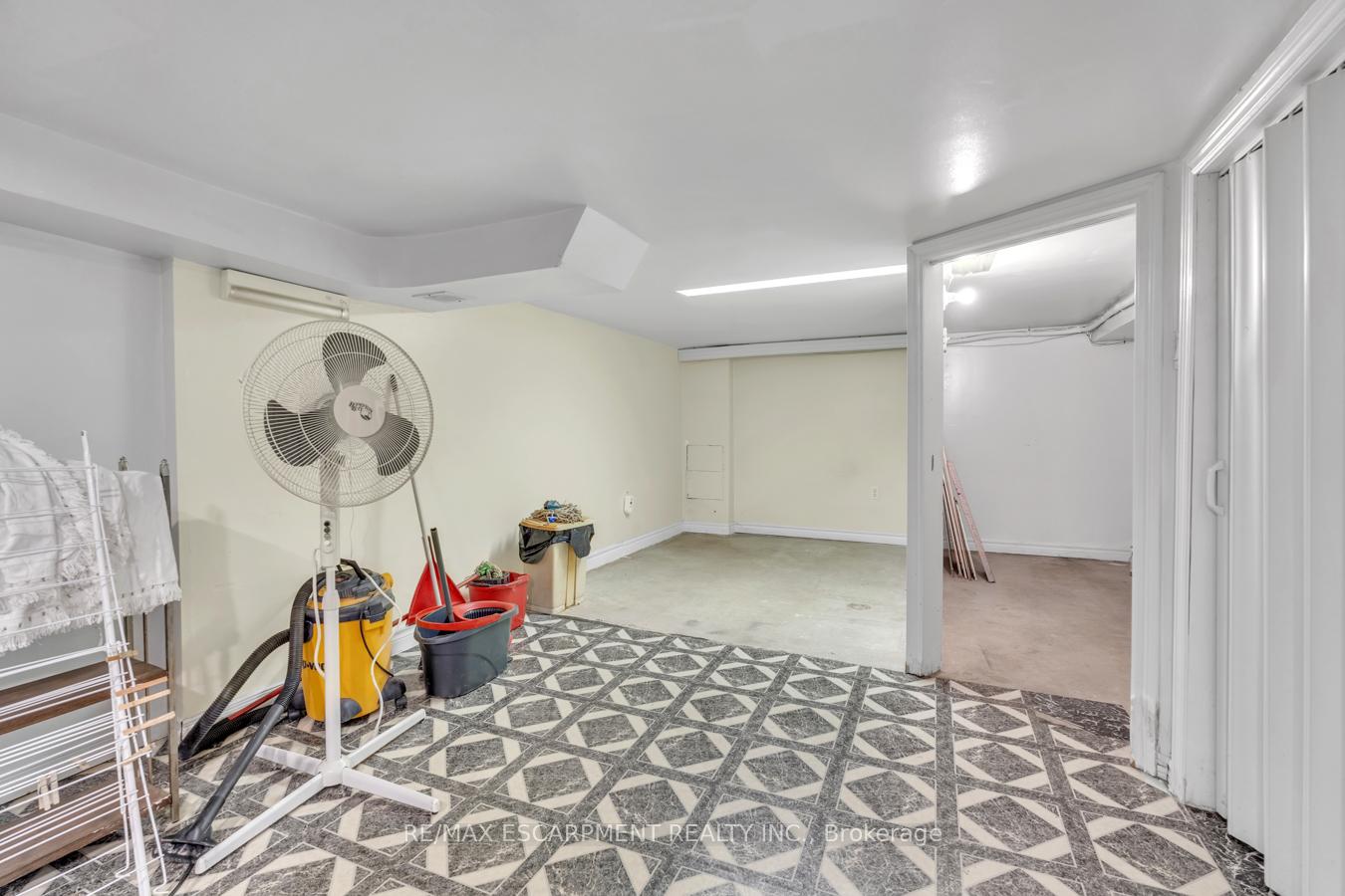 Photo 24 of 260 Bay Street N, Hamilton, Central — HOMEH