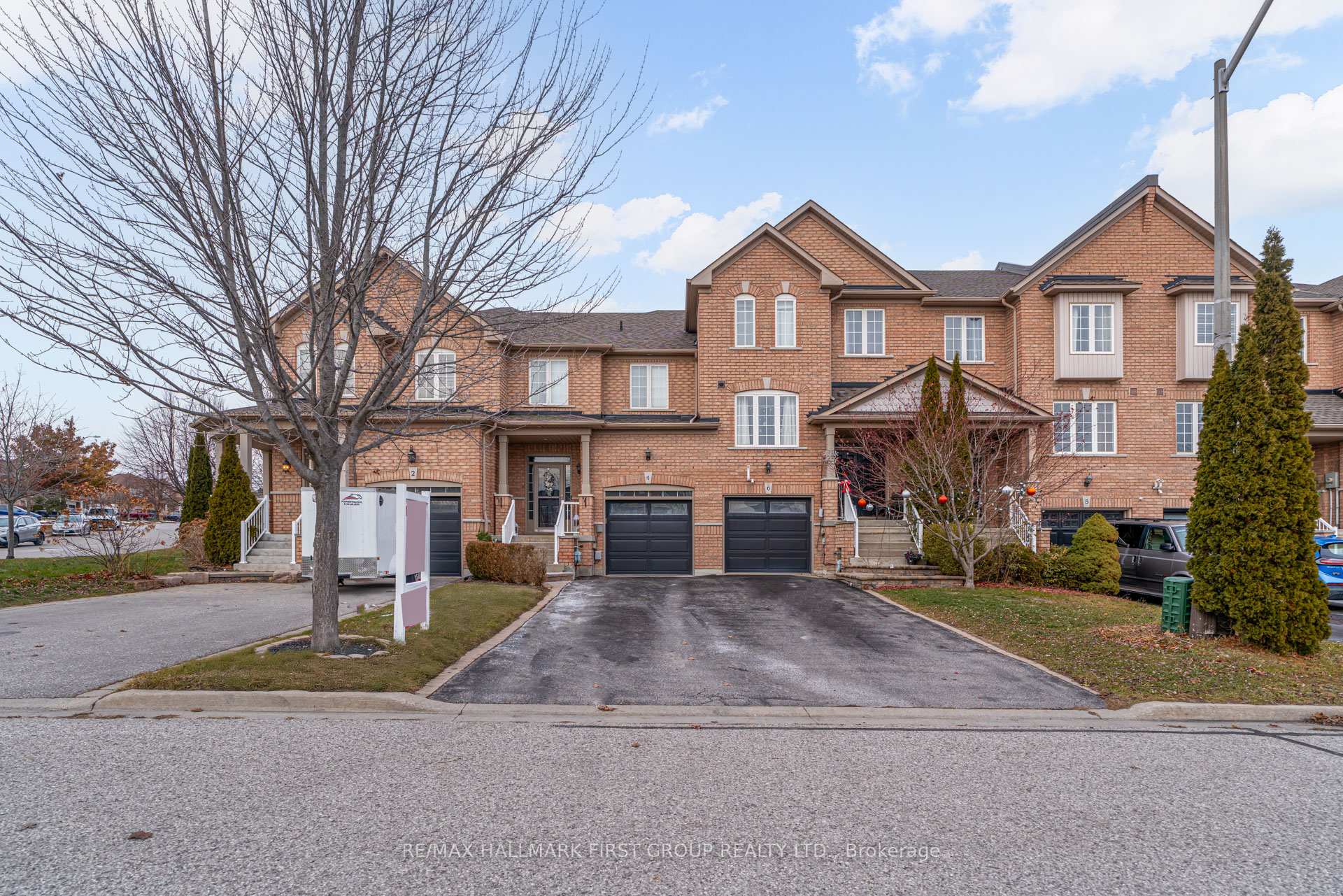 Photo 1 of 4 Beckett Crescent, Clarington, Courtice — HOMEH