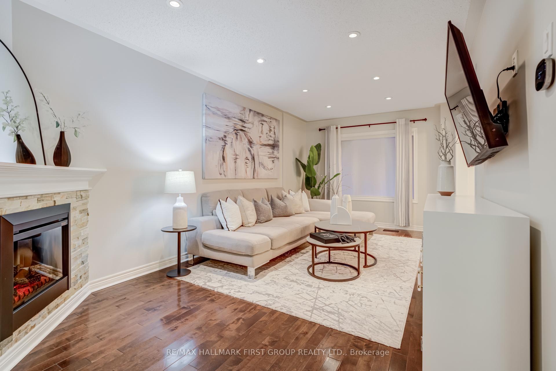 Photo 5 of 4 Beckett Crescent, Clarington, Courtice — HOMEH