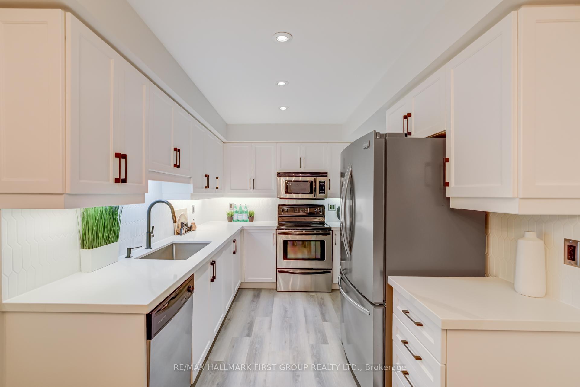 Photo 8 of 4 Beckett Crescent, Clarington, Courtice — HOMEH