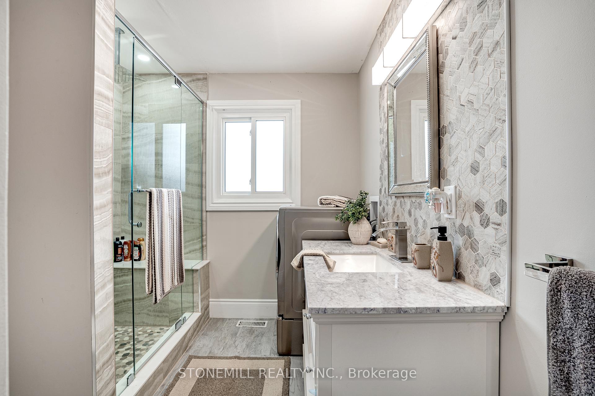 Photo 20 of 36 Blenheim Drive, Hamilton, Stoney Creek — HOMEH
