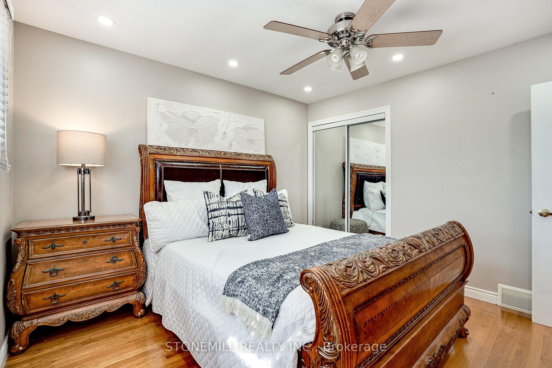 Photo 21 of 36 Blenheim Drive, Hamilton, Stoney Creek — HOMEH