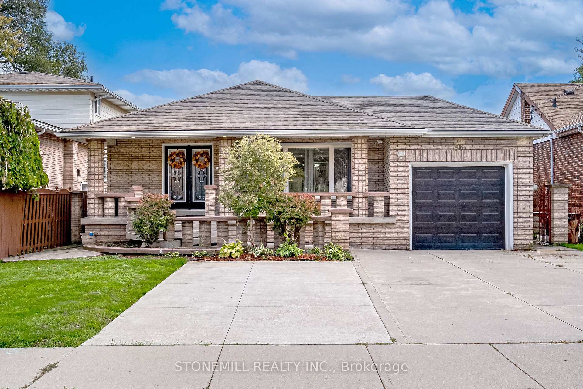 Photo 2 of 36 Blenheim Drive, Hamilton, Stoney Creek — HOMEH