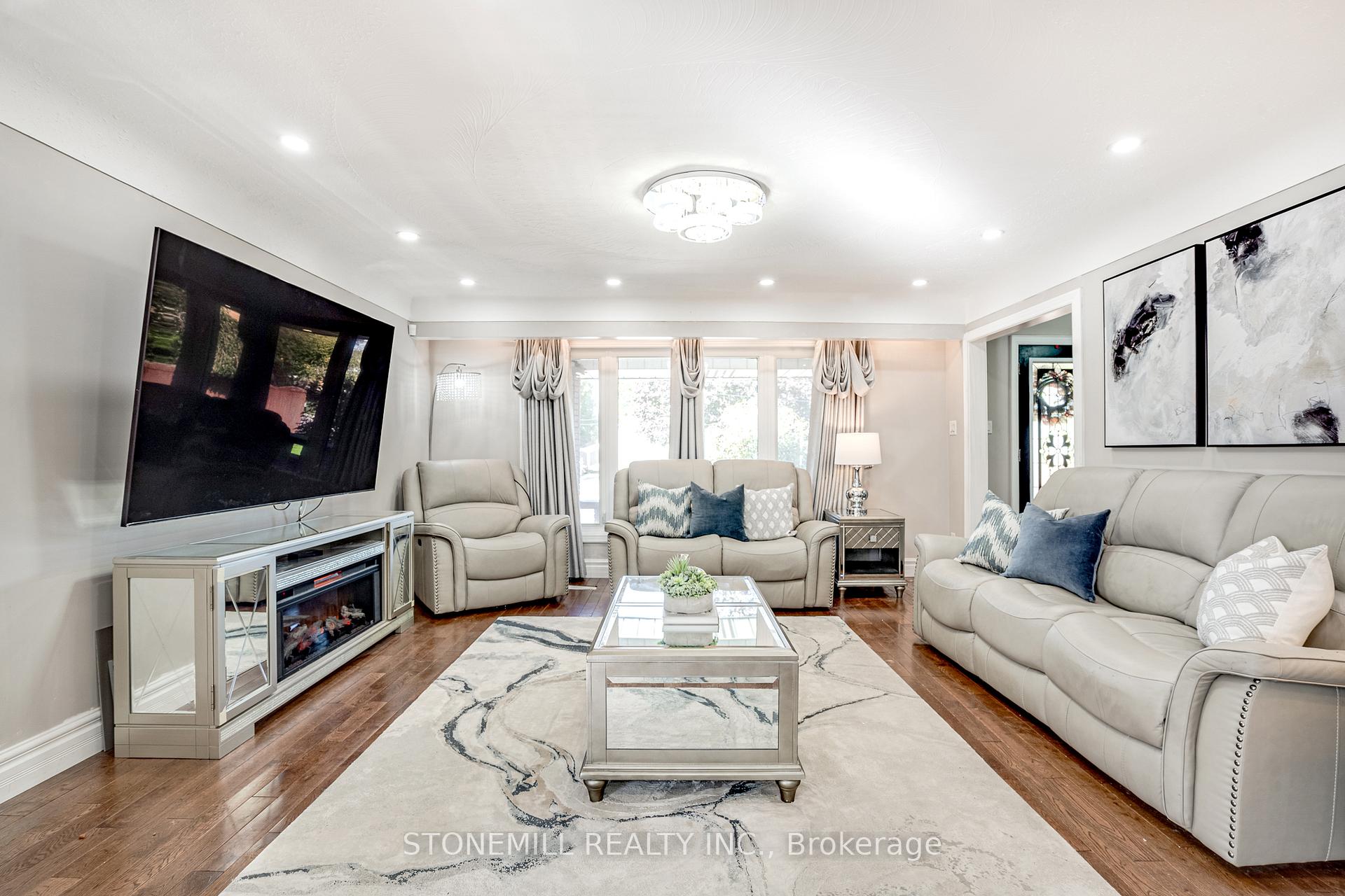 Photo 24 of 36 Blenheim Drive, Hamilton, Stoney Creek — HOMEH