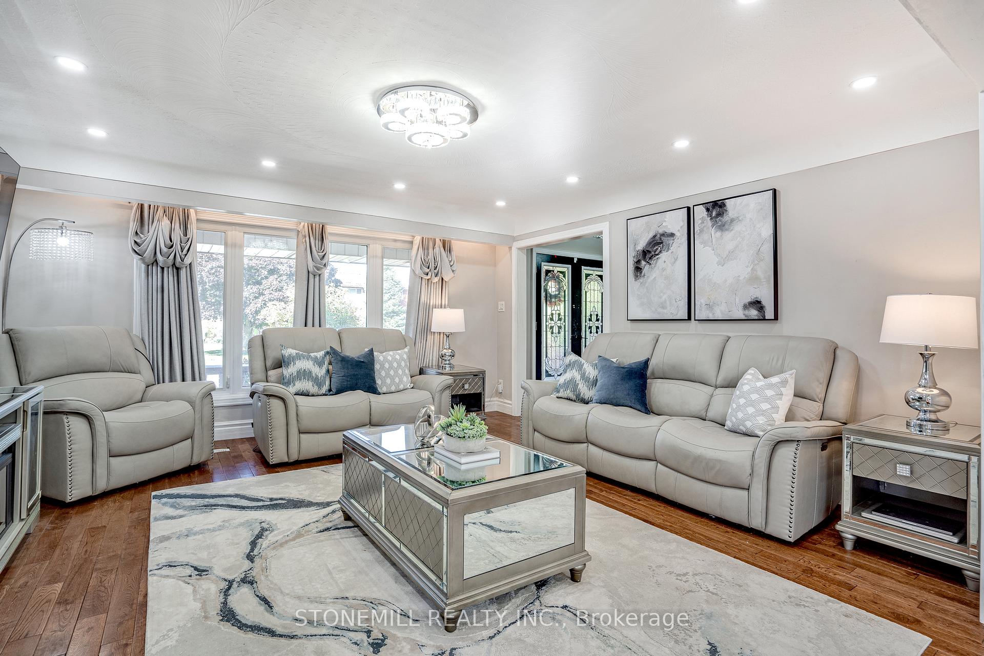 Photo 25 of 36 Blenheim Drive, Hamilton, Stoney Creek — HOMEH
