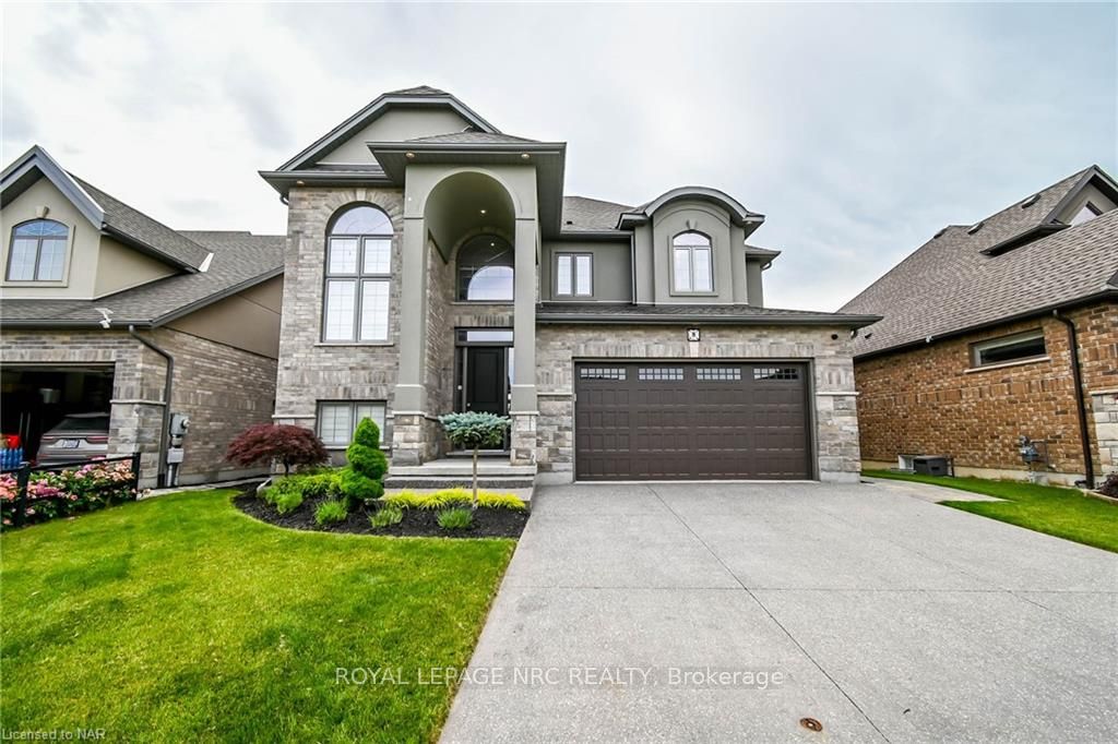 Front of 8 Tuscany Court