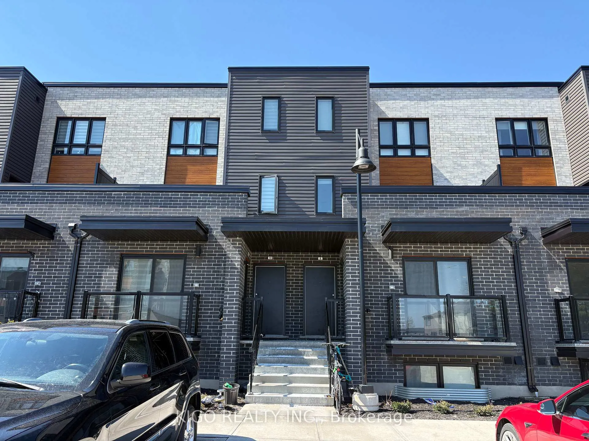 Photo 1 of Unit 10, 235 Chapel Hill Drive, Kitchener — HOMEH