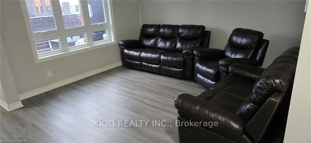 Photo 4 of Unit 10, 235 Chapel Hill Drive, Kitchener — HOMEH
