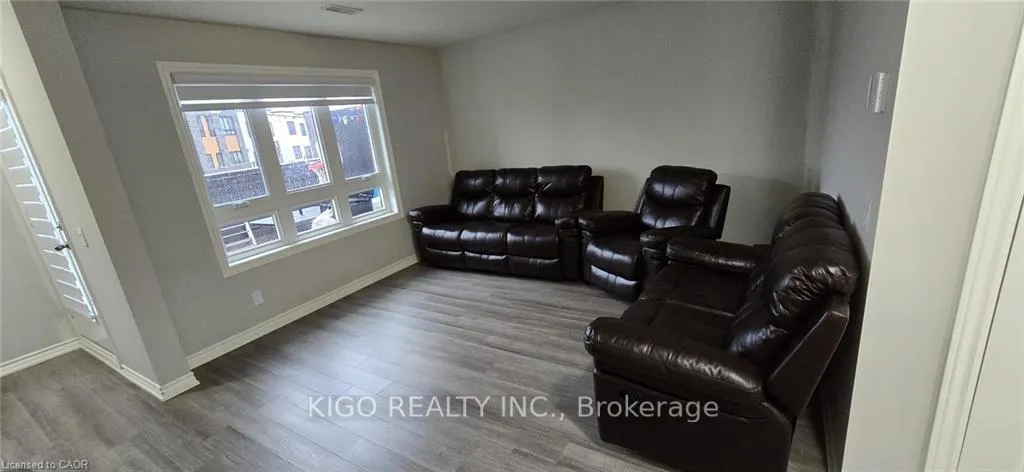 Photo 5 of Unit 10, 235 Chapel Hill Drive, Kitchener — HOMEH