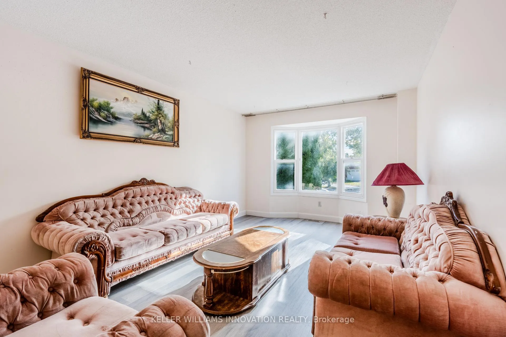 Photo 4 of 8 Dingwall Court, Brampton, Heart Lake West — HOMEH