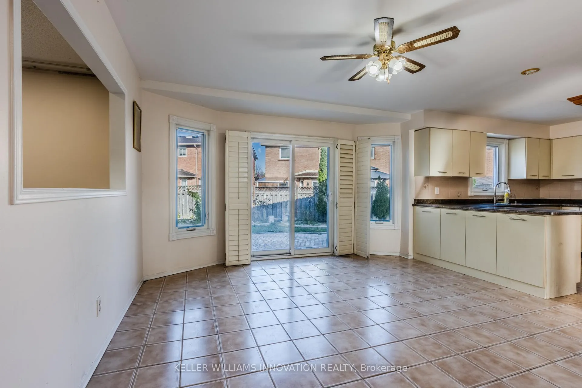 Photo 9 of 8 Dingwall Court, Brampton, Heart Lake West — HOMEH