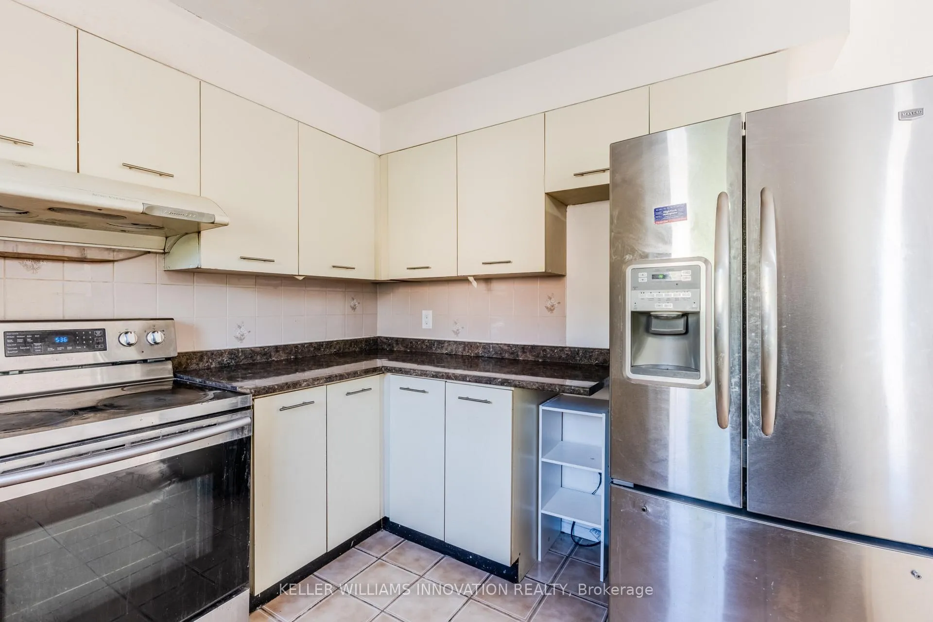 Photo 12 of 8 Dingwall Court, Brampton, Heart Lake West — HOMEH