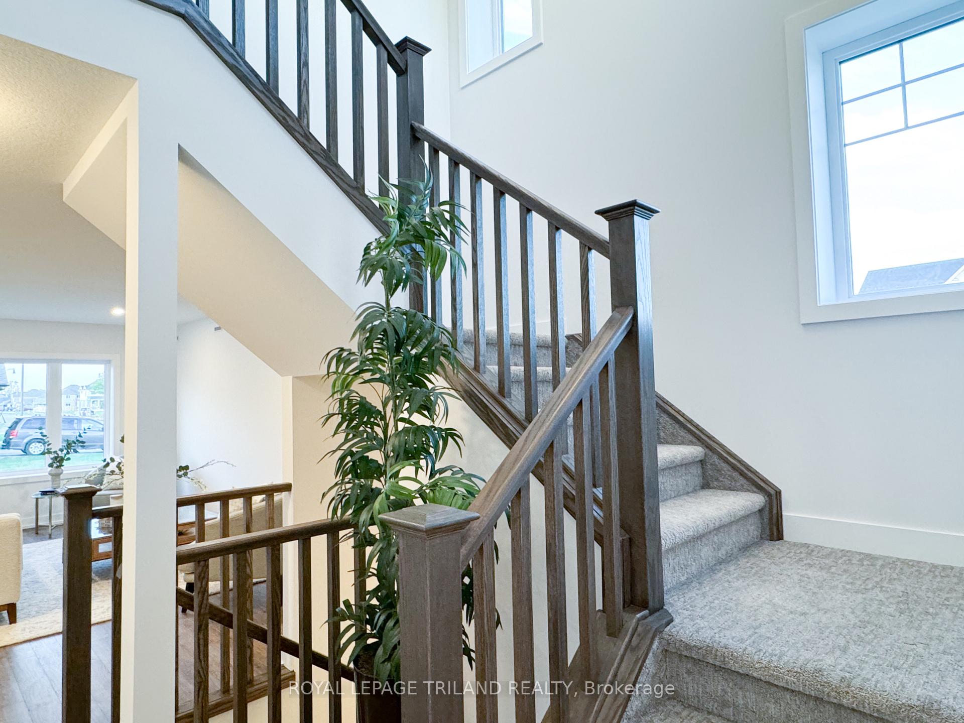 Photo 3 of 57 Silverleaf Path, St. Thomas — HOMEH