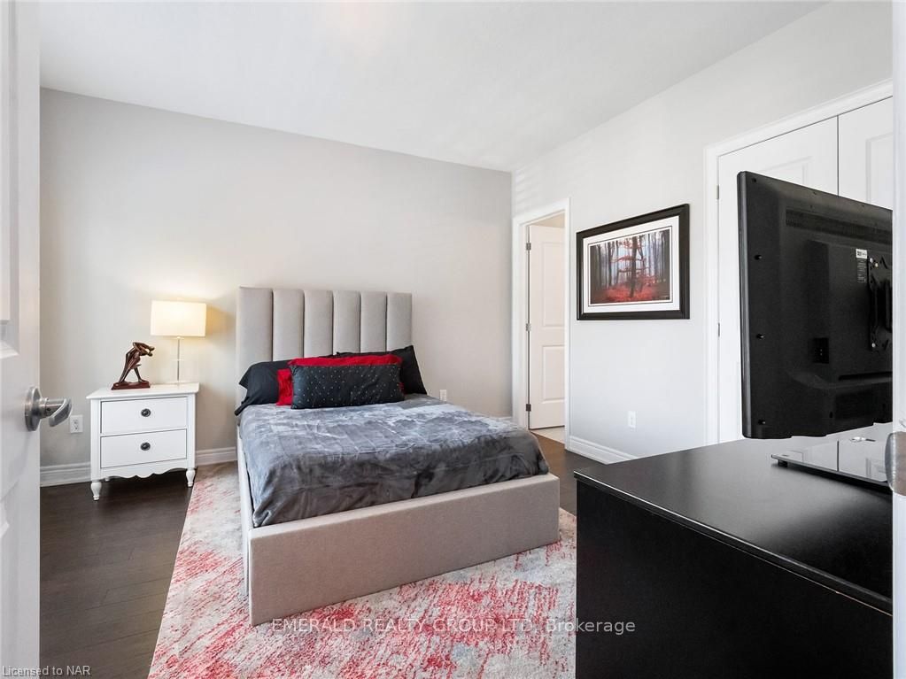 Photo 23 of 93 Copes Lane, Hamilton, Lakeshore — HOMEH