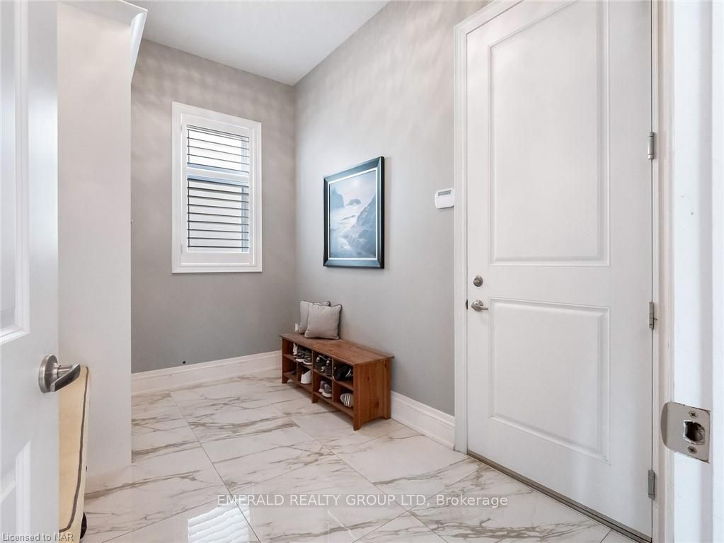 Photo 14 of 93 Copes Lane, Hamilton, Lakeshore — HOMEH