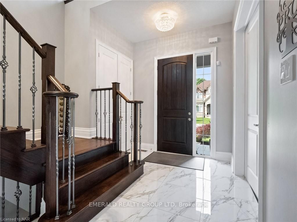 Photo 4 of 93 Copes Lane, Hamilton, Lakeshore — HOMEH