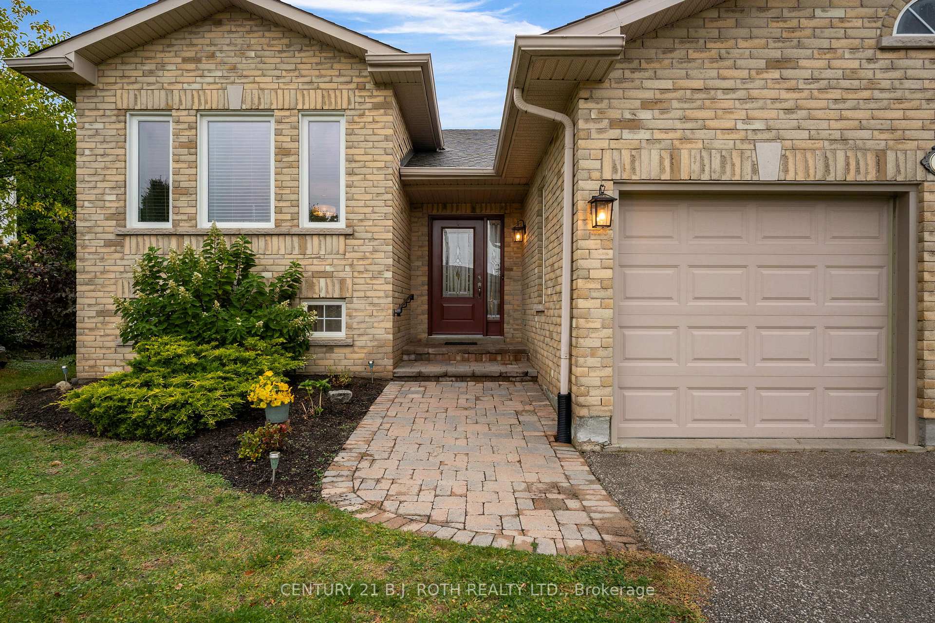 Photo 3 of 14 Stonemount Crescent, Essa, Angus — HOMEH