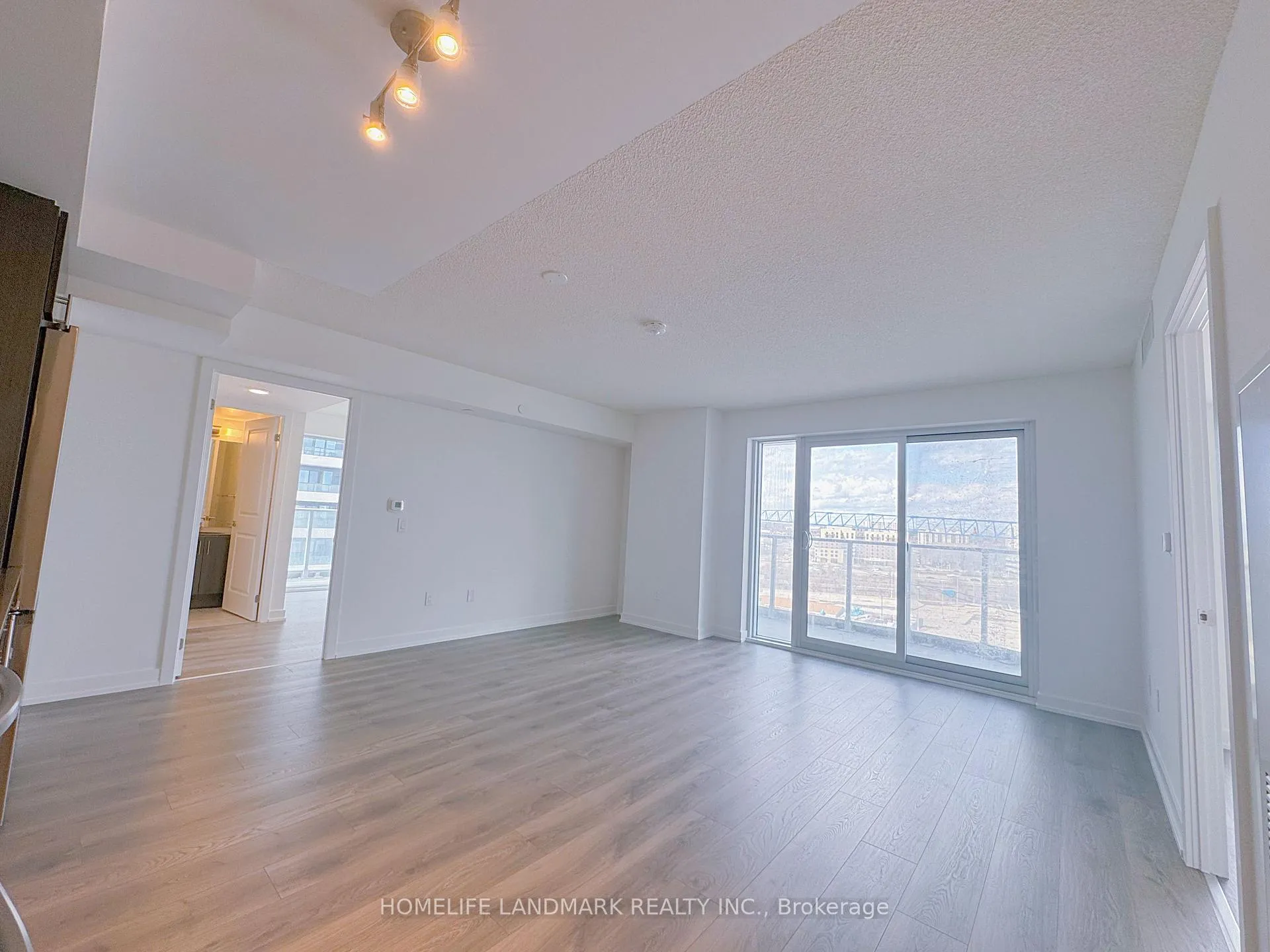 Photo 7 of Unit 911, 1010 Sandy Beach Road, Pickering, Bay Ridges — HOMEH