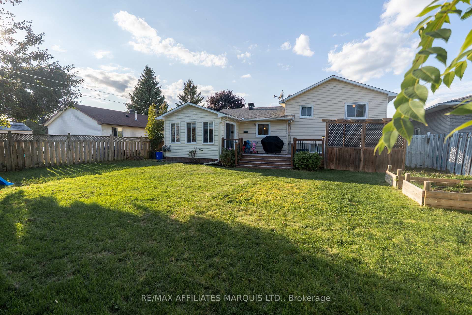 Photo 4 of 1619 First Street E, Cornwall — HOMEH