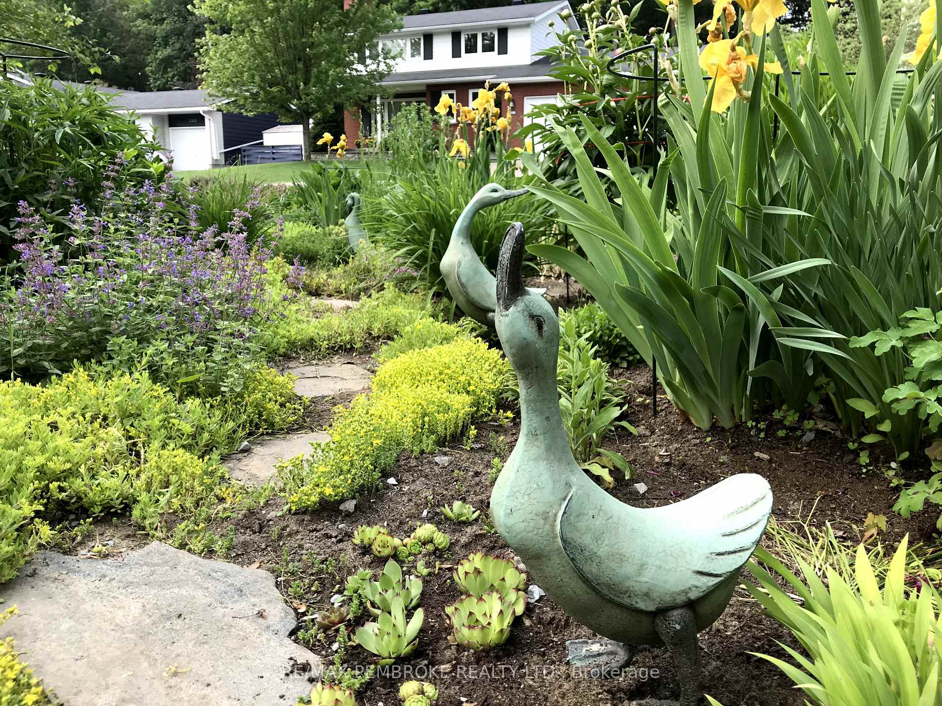 Photo 11 of 239 Thomas Street, Deep River — HOMEH