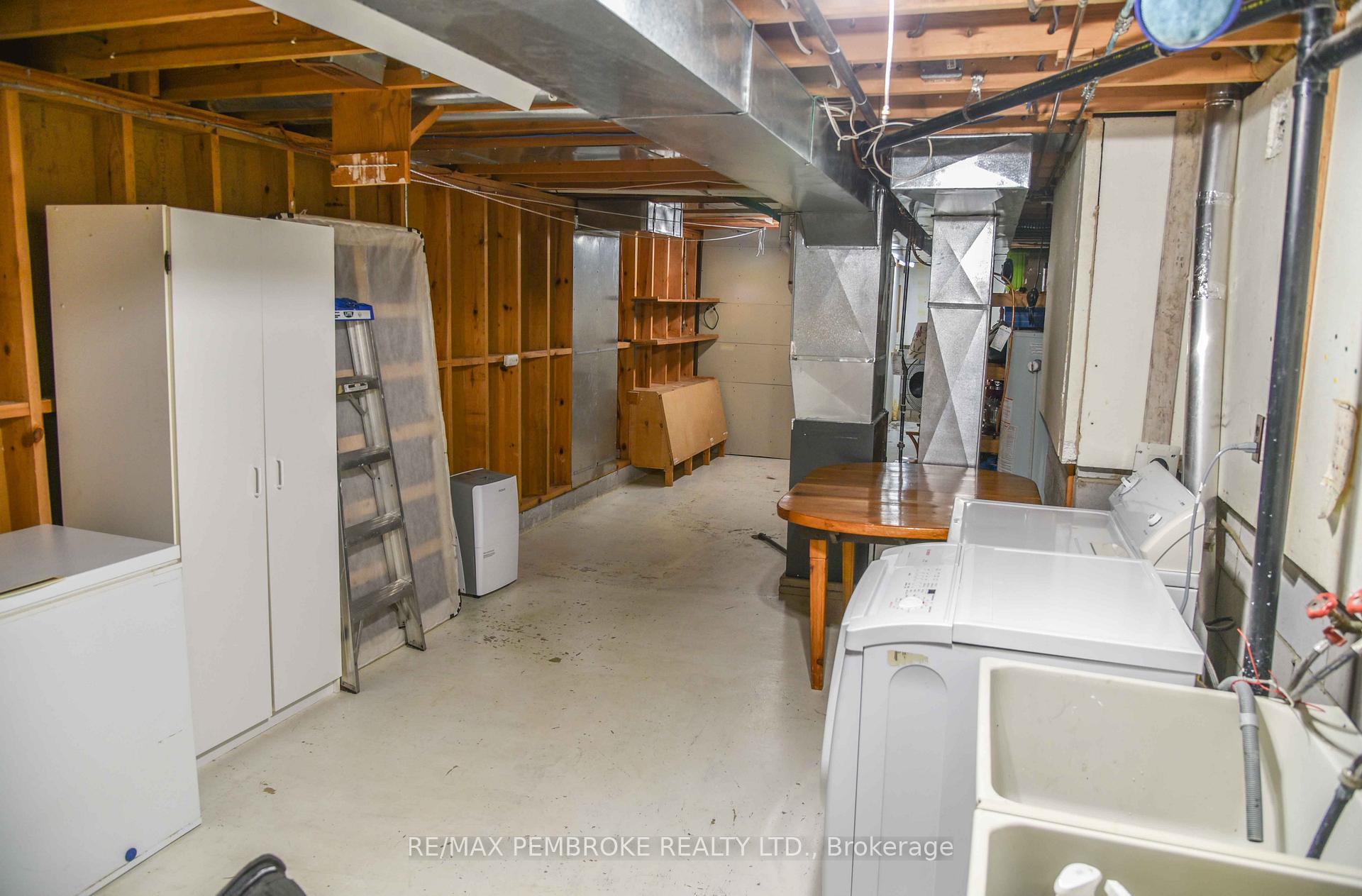 Photo 37 of 239 Thomas Street, Deep River — HOMEH