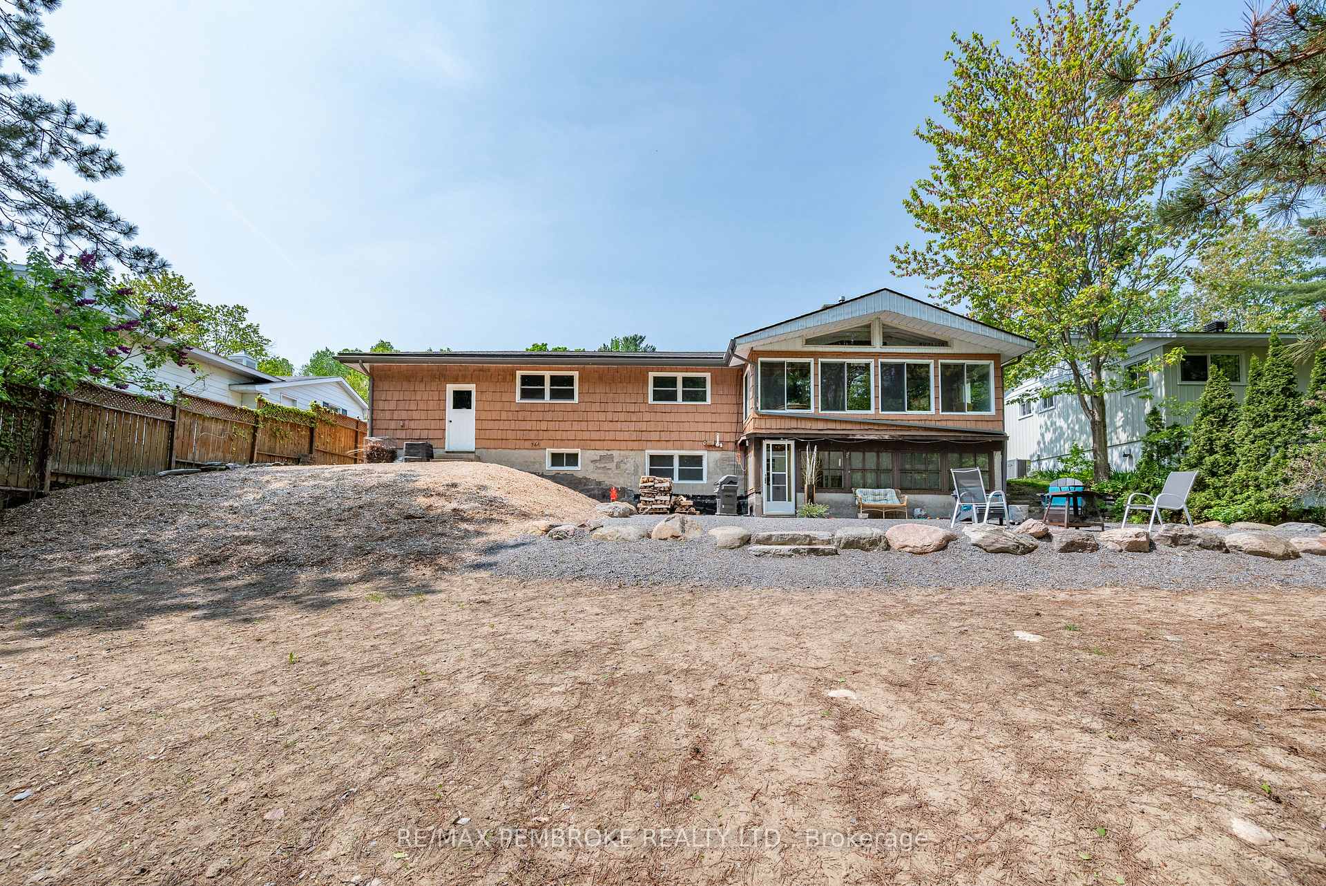 Photo 43 of 239 Thomas Street, Deep River — HOMEH