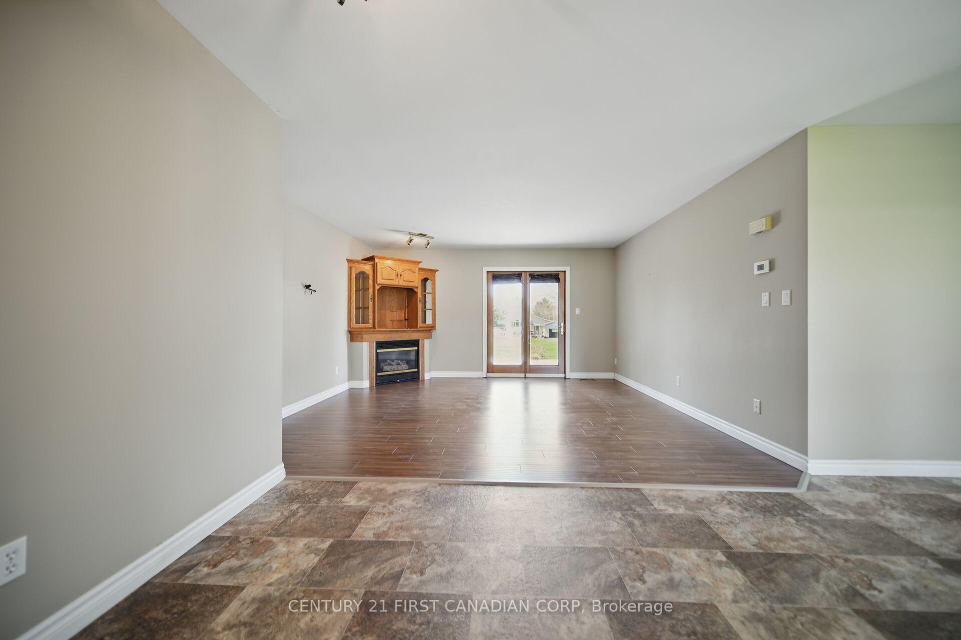 Photo 6 of 29522 Talbot Line, Dutton/Dunwich, Wallacetown — HOMEH
